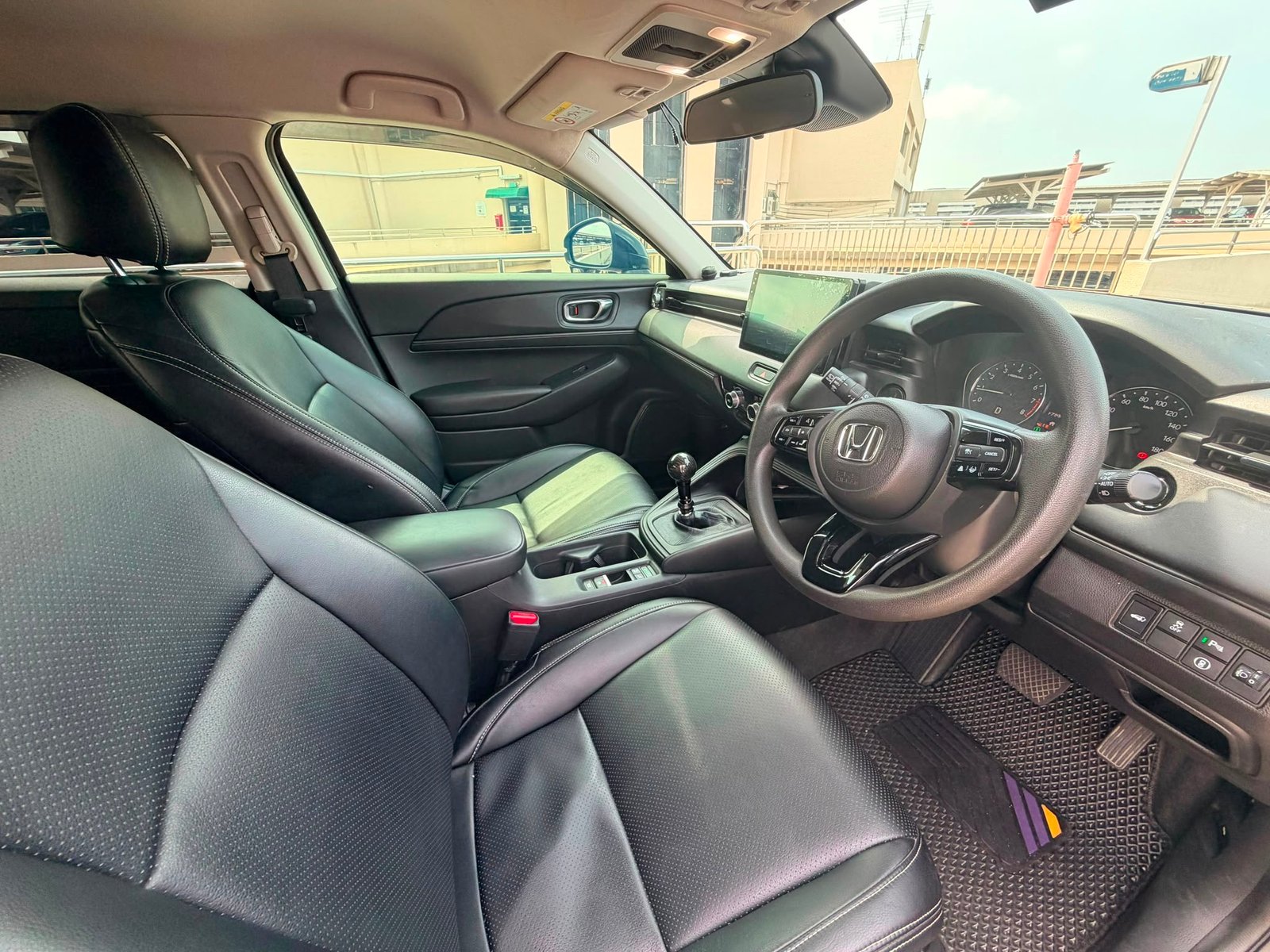 Honda Vezel 1.5G photo 7